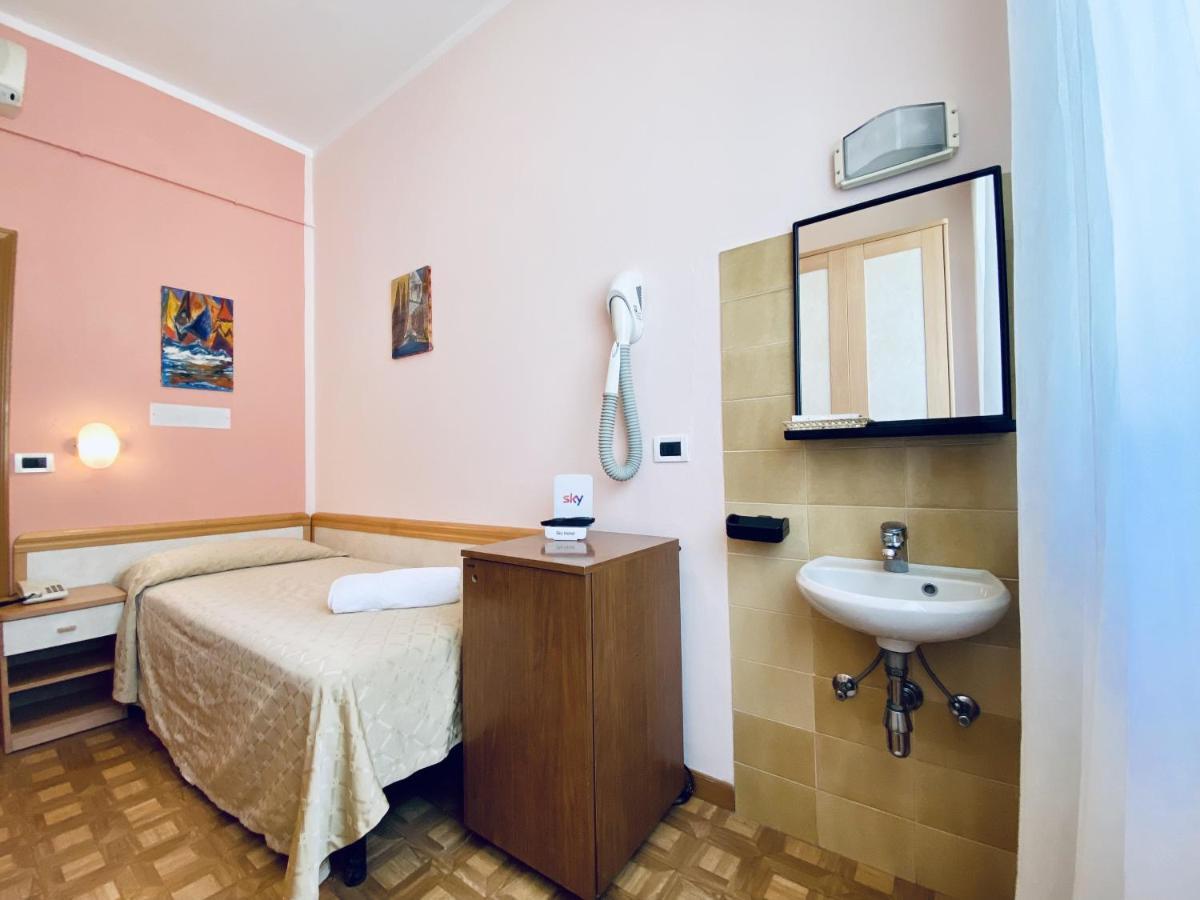 Hotel Villa Grazia Cesena Bagian luar foto